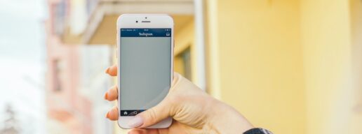 インスタグラムに載せる写真を撮る